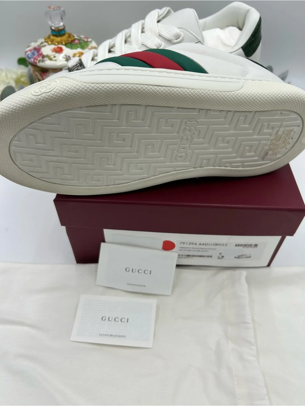 Men's Gucci ACE size 8 fits 9 US Leather sneakers with Green & Red Web Stripe